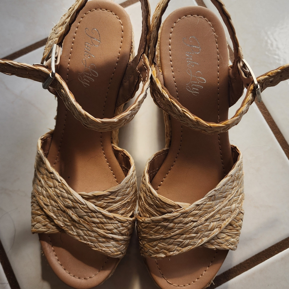 Pink Lily Women's Natural Woven Heal Sandals